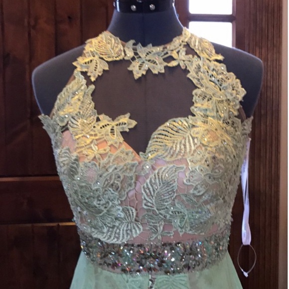 SHERRI HILL Lace & Chiffon Overlay Dress - Picture 6 of 10